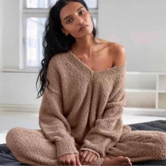 The group by babaton ARITZIA RETREAT SWEATER - Picture 1 of 4